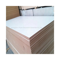 Panneau MDF mélaminé blanc de qualité E1, 18 mm, 4*8 pieds, bonne stabilité, pour meubles d'intérieur, placards, bibliothèques, matériau de haute qualité, panneau de fibres