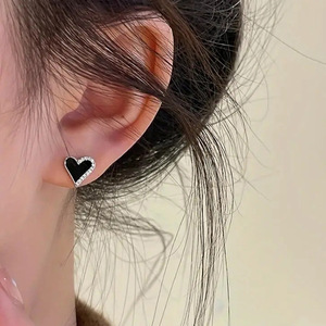 Orecchini a perno a forma di cuore da donna, effetto smalto con accenti di cristallo, accessori moda per uso quotidiano - Product Image 6