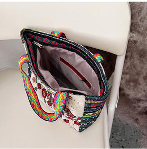 <span class=keywords><strong>Sac</strong></span> fourre-tout en lin de grande capacité pour femmes Style rétro <span class=keywords><strong>sac</strong></span> à bandoulière brodé ethnique transfrontalier <span class=keywords><strong>sac</strong></span> à <span class=keywords><strong>main</strong></span> en toile à la mode - Product Image 6