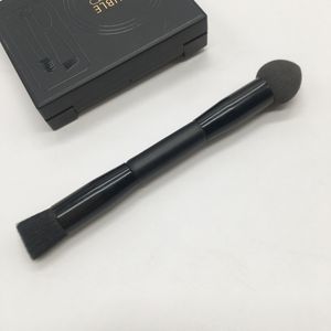 <span class=keywords><strong>Pinceau</strong></span> de fond de teint à <span class=keywords><strong>double</strong></span> extrémité en gros d'usine <span class=keywords><strong>Pinceau</strong></span> de <span class=keywords><strong>maquillage</strong></span> à manche en bois noir avec pointe en éponge - Product Image 3