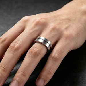 Anillo de Acero Inoxidable Chapado en <span class=keywords><strong>Dos</strong></span> Tonos Moderno de JLM Wholesale para Hombre <span class=keywords><strong>y</strong></span> Mujer, Regalo de Joyería para Boda <span class=keywords><strong>y</strong></span> Compromiso - Product Image 5