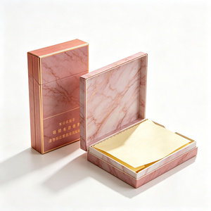 Étui rigide pour cigarettes en papier vert, design et impression personnalisés, avec décoration imperméable, finition laminée UV - Product Image 6