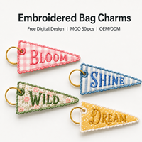 Llaveros de tela personalizados con bordado de banderín para bolsos, regalos, proveedor OEM ODM, paquete a granel