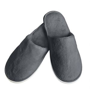 Chaussons jetables écologiques en polaire corail gris hiver 7MM EVA pour hôtels 5 étoiles, 28x10cm, sans logo, faible MOQ - Product Image 1
