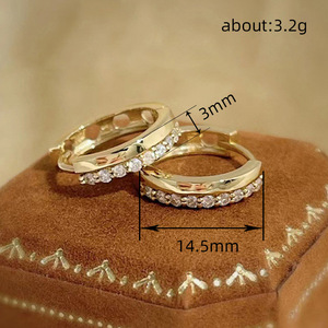 Orecchini Ear Cuff Scintillanti con Micro Pavé per Donne, Gioielli per Orecchie Delicati, Piccoli e Versatili alla Moda - Product Image 4