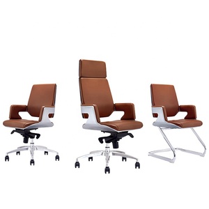 Fauteuil de bureau en bois à dossier haut en mousse PU avec mécanisme d'inclinaison de grenouille Fauteuil à bascule pivotant réglable en cuir et plastique - Product Image 2