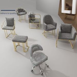 Fauteuil de détente moderne en velours avec pieds en métal - Design réglable pour salon et usage domestique - Product Image 1
