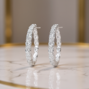 Orecchini a Cerchio in Oro Bianco E2941 con Diamanti Taglio Brillante Rotondo, Gioielli di Lusso per Donna - Product Image 2