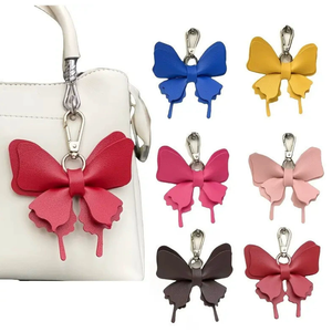 Lindo colgante de mariposa varios colores PU cuero mariposa llavero bolsa encanto accesorio bolso colgantes monedero cartera encantos - Product Image 3