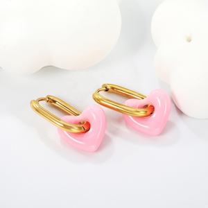Boucles d'oreilles en forme de cœur en émail arc-en-ciel en acier inoxydable plaqué or pour la Saint-Valentin, boucles d'oreilles créoles en forme de U pour couple - Product Image 6