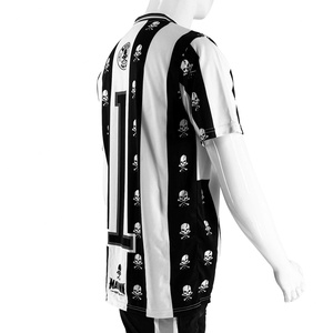 Camiseta de Fútbol Retro de los 90 con Rayas Blancas y Negras para Fiestas, Entrenamientos, Competiciones y Uso Diario - Product Image 2