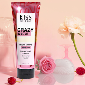 Loción perfumada Kiss My Body Bright & Shine Crazy In Love 226g. Disfruta del aroma que cautiva a quienes te rodean. - Product Image 4