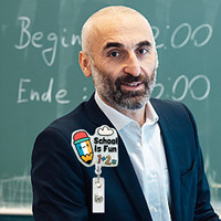 Nouveau retour à l'école planète arc-en-ciel fusée crayon acrylique enseignant étudiant rétractable badge bobine