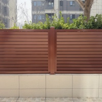 Panneaux de clôture en aluminium thermolaqué brun de 6 pieds de haut, à lattes horizontales, résistants à la rouille, faciles à assembler, pour l'extérieur, offrant une protection de l'intimité.