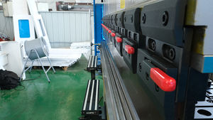 Machine de cintrage de tuyaux automatique avec alimentation automatique pour tuyaux métalliques - Product Image 5