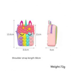 Vente flash - Pinceaux de maquillage en silicone souple pour femmes - Trousse de toilette de voyage - Pochette personnalisée avec logo - Fonction imperméable - Product Image 3