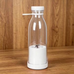 Licuadora USB Mini de Alta Calidad en Oferta, Compacta para el Hogar, para Viajeros, Prepara Bebidas Rápidas de Frutas y Verduras Caseras - Product Image 2