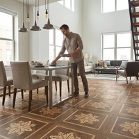 Parquet artistique multicouche en mosaïque, motif Versailles, en noyer noir et chêne, installation T&G pour villas de luxe