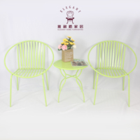 Promotion Usine Chine : Ensemble Bistro Traditionnel pour Salon et Jardin - 1 Table et 2 Chaises Empilables en Fer Forgé