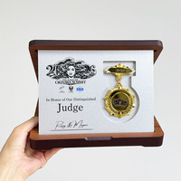 Boîte de rangement pour médailles en bois de haute qualité, présentoir de récompenses peint, plaque souvenir murale avec inscriptions honorifiques MH-NJ0804