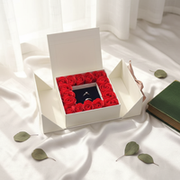 16 pièces de roses éternelles aseptiques pour la Saint-Valentin, anniversaires, collier, boucles d'oreilles, bracelet, boîte cadeau en carton verni