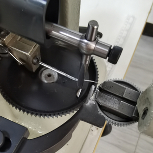 Machine à coudre électrique industrielle pour matériaux épais, pour la couture de bottes de neige et le collage de cuir RN-603 - Product Image 3