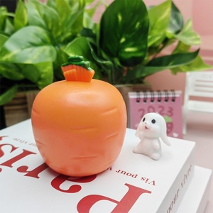 Jouets créatifs et amusants pour enfants : lapin carotte rétractable, jouet à presser pour garçons, vente en gros - Product Image 5