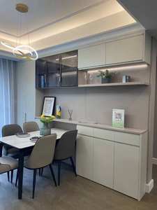 Mueble de Comedor Personalizado para Toda la Casa con Tapicería con Patrón de Ondas + Panel con Sensación de Piel + Almacenamiento Integrado en Capas - Product Image 3