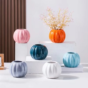 Logo personalizzato moderno <span class=keywords><strong>vaso</strong></span> <span class=keywords><strong>di</strong></span> ceramica bianca Mini vasi <span class=keywords><strong>di</strong></span> <span class=keywords><strong>fiori</strong></span> a forma <span class=keywords><strong>di</strong></span> <span class=keywords><strong>zucca</strong></span> per la decorazione domestica - Product Image 2