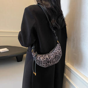 2025 Inspiration Retro Fashion Handbag Moon Modeling Bag Leopard Print Bolso bandolera de hombro para mujer - Product Image 6