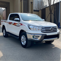Toyota Hilux 4x4 Double Cab Pickup Truck Diesel Moteur Puissant Véhicule Commercial Durable pour le Marché d'Asie du Sud-Est Camion USD