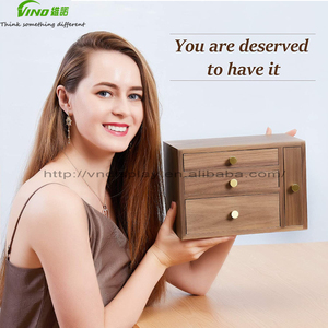 Boîte à bijoux en bois avec 3 tiroirs, taille personnalisée, design découpé au laser pour boucles d'oreilles, marque Vino - Product Image 5