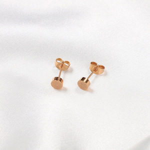 Pendientes de Acero de Titanio Color Oro Rosa con Pequeños Granos Dorados Estilo Coreano, Pendientes Redondos Esmerilados de Moda - Product Image 5