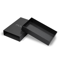 Boîte cadeau de luxe personnalisée pour cravate avec pelliculage mat, gaufrage et doublure en éponge pour ensemble cravate, nœud papillon et cravate de costume en soie pour homme