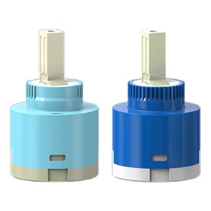 Válvula de Repuesto Universal para Grifo de Cocina, Mezclador de Agua Fría y Caliente, Fácil Instalación, Diseño Moderno, Presión Media - Product Image 1
