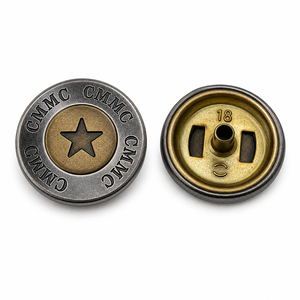Bouton-pression métallique carré en alliage de zinc de 12 mm avec logo personnalisé, 4 parties, pour vêtements - Product Image 1