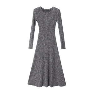 Abito in maglia stile francese con righe a coste, spalle imbottite, effetto snellente, collezione Autunno/Inverno 2026, nuovo modello SN5265 - Product Image 5
