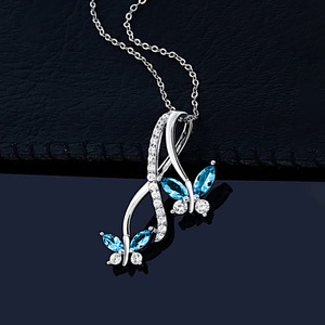 Collana con ciondolo a forma di farfalla per donna, gioielli semplici e alla moda, regalo per l'uso quotidiano - Product Image 3