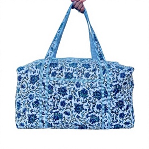 Sac de voyage en coton fait main avec motif floral bleu, style bohème, pour femmes, fermeture éclair, toutes saisons - Product Image 1