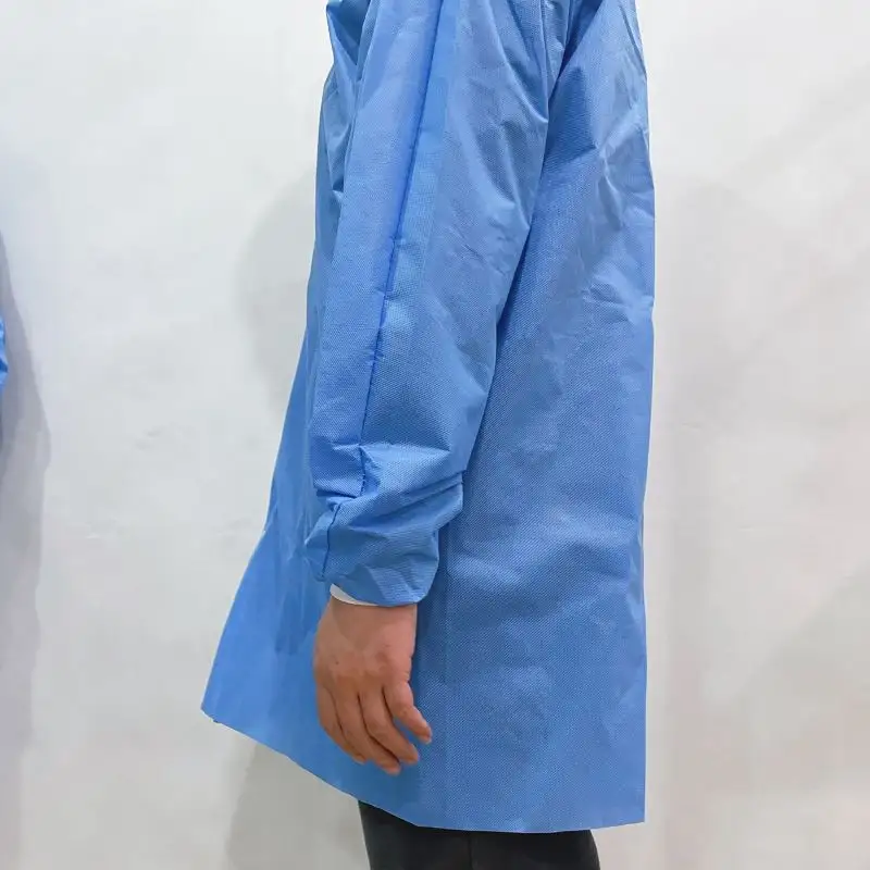 Blouse de laboratoire de robe de visiteur 45g blouse de laboratoire SMS bleue avec bouton sans poche XL une pièce vente