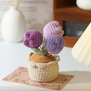Vaso di tulipani fatto a mano e lavorato a maglia, decorazione per la casa, fiore artificiale, regalo creativo - Product Image 5