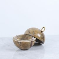 Boîte à bijoux en marbre de forme sphérique contemporaine Stonekocc avec accents en laiton, écologique, pour le salon, décoration de maison haut de gamme, rangement