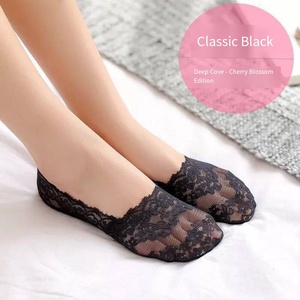 Chaussettes courtes invisibles d'été fines à motif <span class=keywords><strong>de</strong></span> Noël, antidérapantes et compressives, sans talon qui tombe. - Product Image 2