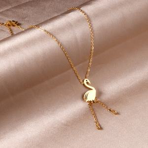 Pendentif Cygne Élégant et Populaire en Acier Inoxydable Plaqué Or 18 carats avec Bonne Chaîne - Product Image 2