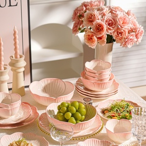 Piatti in Ceramica Lelyi Creativi ed Eleganti a Forma di Fiore Disegnati a Mano, Ecologici, Smaltati, di Lusso Leggero per Feste e Matrimoni, Vendita all'Ingrosso - Product Image 6