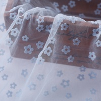 Nouveau Tissu en Maille Brodé de Dentelle 100% Polyester, Léger, Coupe-Vent, à Motifs Floraux Floqués, Idéal pour les Robes de Mariage des Filles - Collection 2022