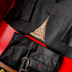 Costume sur mesure gris foncé à carreaux, style italien, simple boutonnage, 2 pièces, en laine VBC, pour homme, idéal pour le bureau ou un mariage - Product Image 4