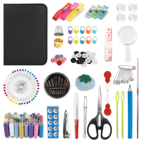 Kit de couture de voyage dans un étui en tissu, ensemble de réparation de couture portable avec aiguilles, fil et ciseaux