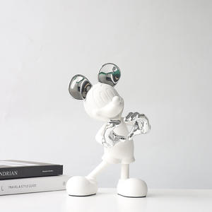 Dibujos animados de moda Mickey Mouse jugando <span class=keywords><strong>TV</strong></span> artesanías de resina para la habitación de los niños adornos para el salón plástico reforzado con fibra - Product Image 4