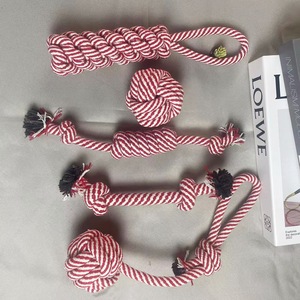 ของเล่นเชือกฝ้ายสำหรับสุนัขสัตว์เลี้ยง สีแดงขาว ชุดแปดชิ้น ของเล่นฝึกทำความสะอาดฟันที่ทนทาน ขนาดกลาง - Product Image 2